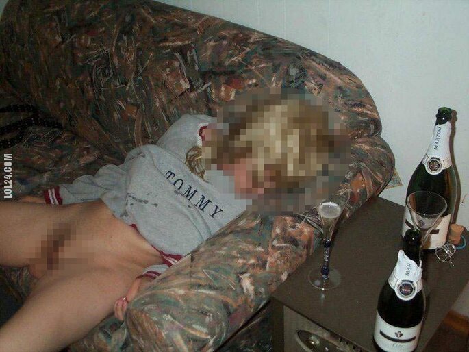 po imprezie : Kobieta pijana, dup....