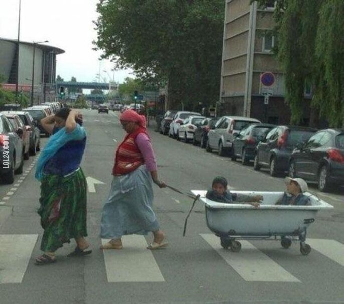 5421_motoryzacja-wanna-na-kolkach.jpg