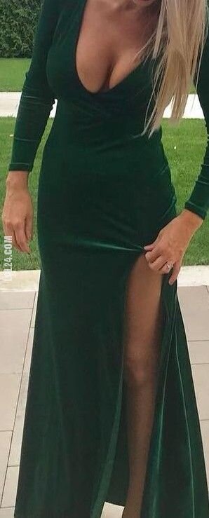 seksowna : Czy nie zbyt wysokie rozcięcie?