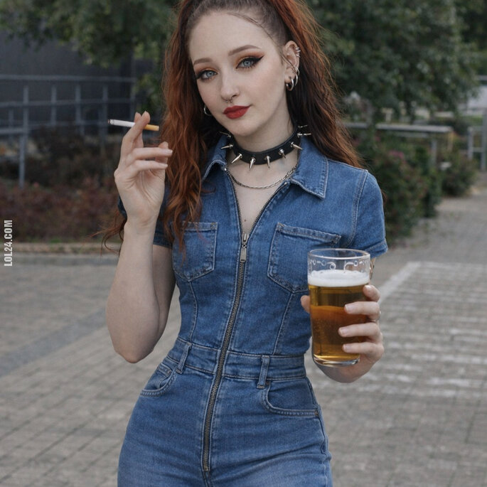 seksowna : W świecie AI 357