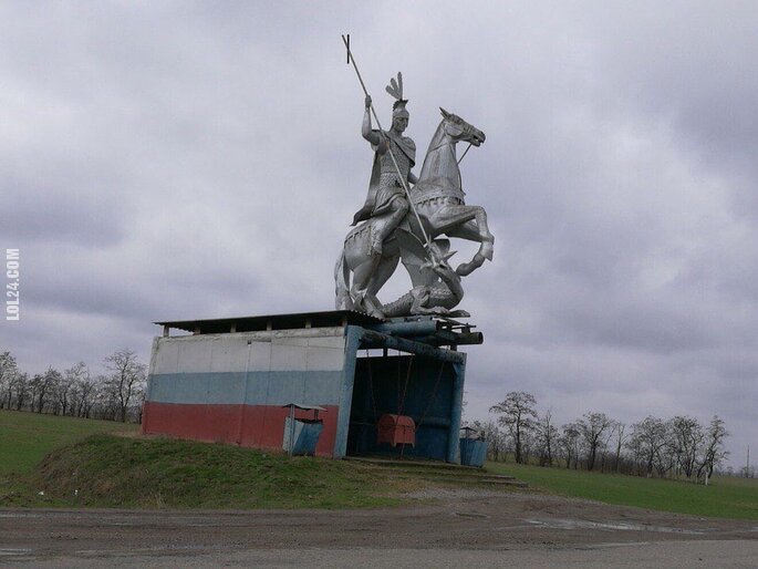 rzeźba, figurka : Przystanek autobusowy w Rosji