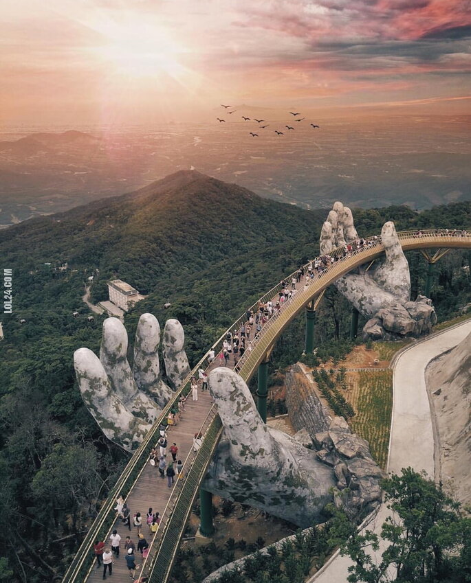 rzeźba, figurka : Golden Bridge - most w Wietnamie