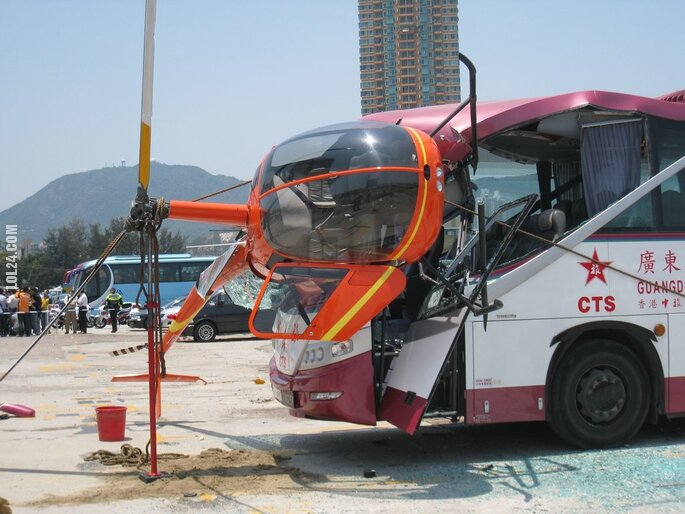 FAIL : Zderzenie autobusu z helikopterem