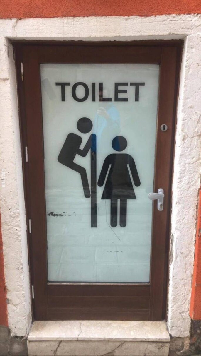napis, reklama : Zabawne oznaczenie toalety