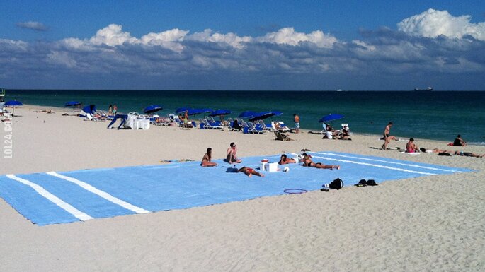 WOW : Gigantyczny ręcznik plażowy 17 metrów długości i 8 szerokości