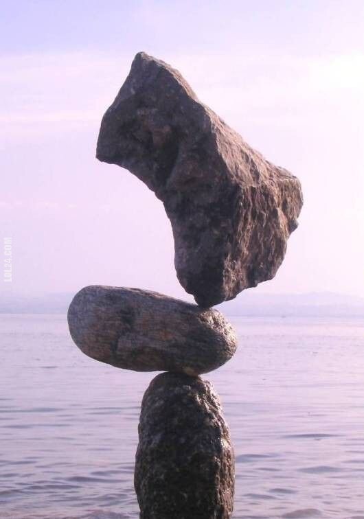 rzeźba, figurka : kamień na kamieniu