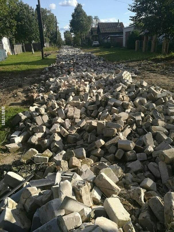 WOW : Wójt obiecał kostkę na drodze i jest kostka!