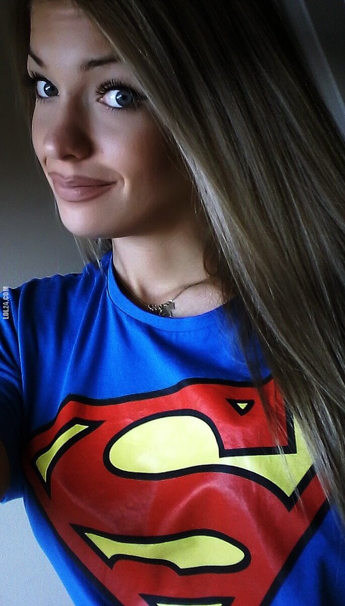 kobieta : SuperGirl.