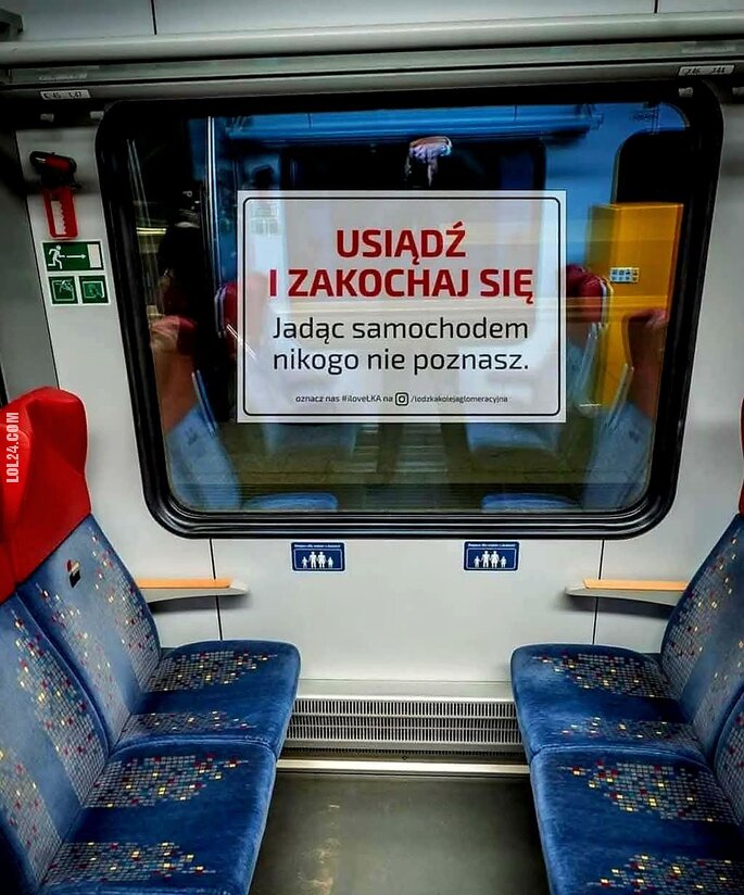 napis, reklama : Usiądź I zakochaj się