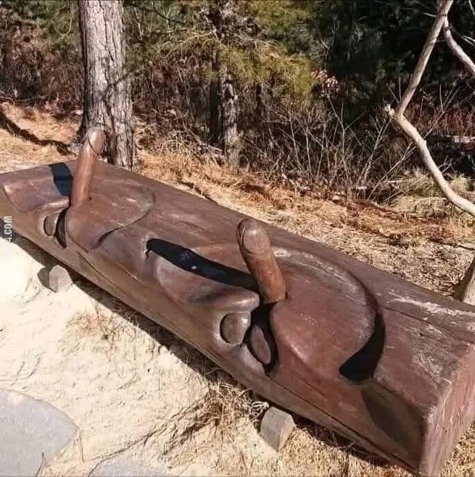 rzeźba, figurka : Ciekawa ławeczka
