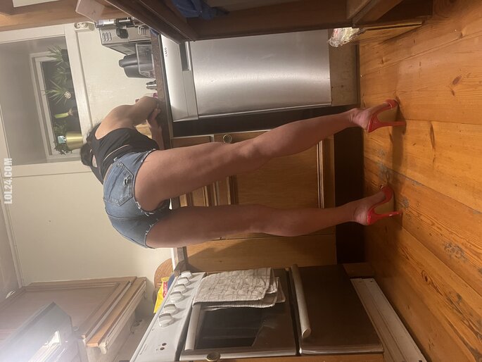 seksowna : Sara kocha kusić