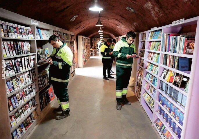 technologia : W Turcji otworzono bibliotekę z książkami , które ludzie wyrzucają do śmieci