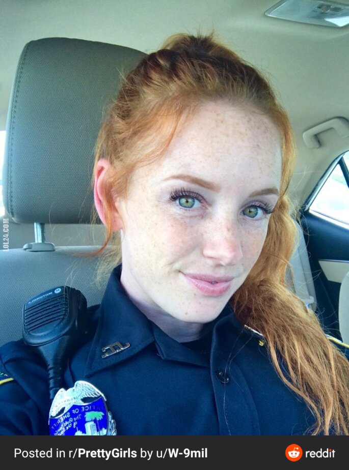 kobieta : Pretty Officer