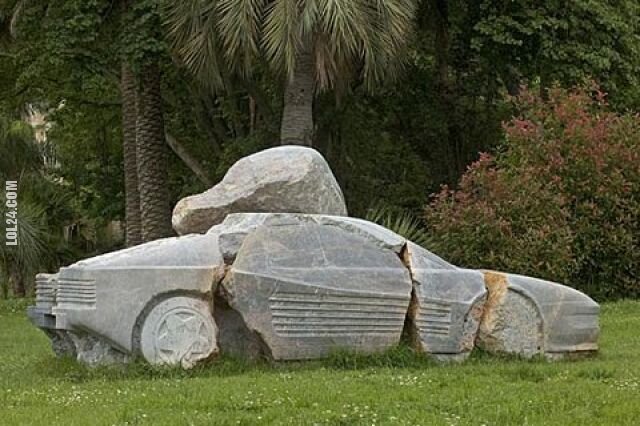rzeźba, figurka : auto z kamienia
