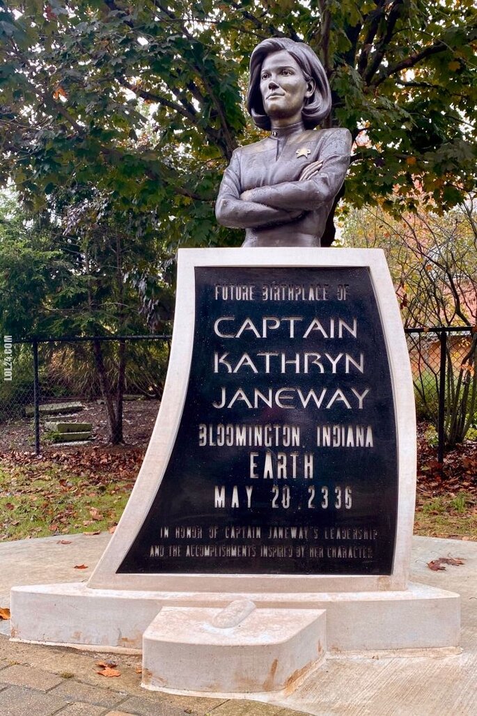 rzeźba, figurka : Pomnik Kathryn Janeway
