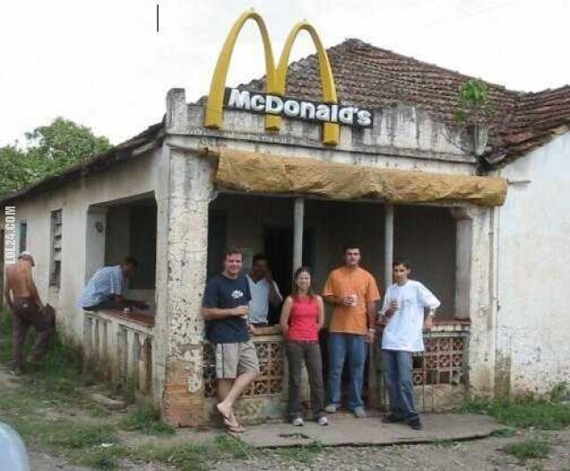 napis, reklama : McDonald's w Mexyku