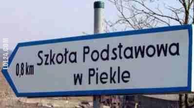 napis, reklama : Szkoła Podstawowa w Piekle (0,8 km)