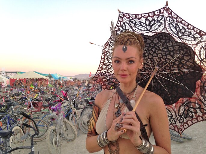 seksowna : Kobieta na Burning Man