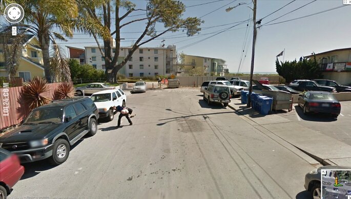 FAIL : Pokazuje goły tyłek - Google StreetView