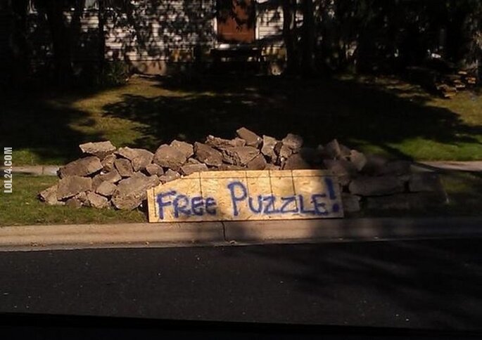 napis, reklama : Free puzzle