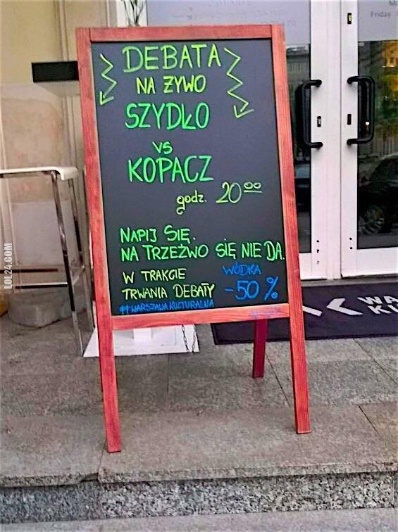 napis, reklama : Debata na żywo Szydło vs Kopacz. Wódka -50%