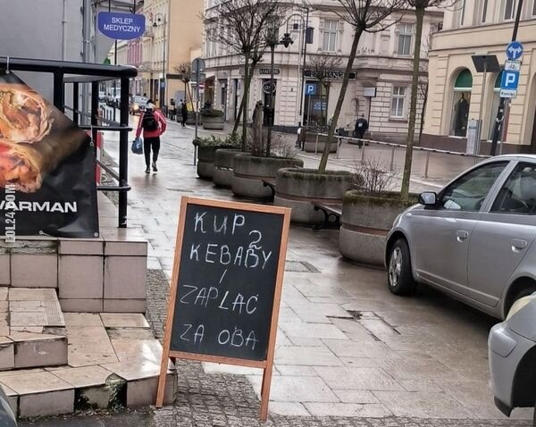 napis, reklama : Kebab, dwa w cenie dwóch