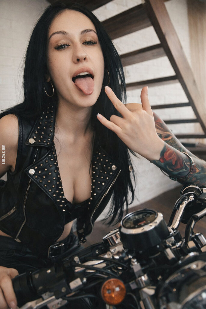 seksowna : W świecie AI 338