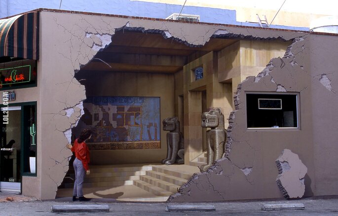 złudzenie : Dziura w ścianie. Mural