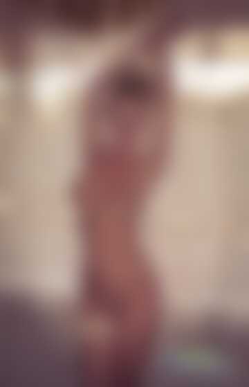 Cudowna kobieta kompletnie nago