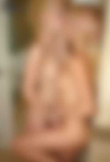 Dwie blondynki w akcji.