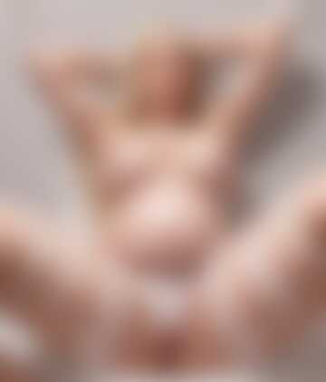 Tak sobie mnie wyobraża AI jako w ciąży i w welonie