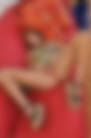 Młoda i niegrzeczna 38