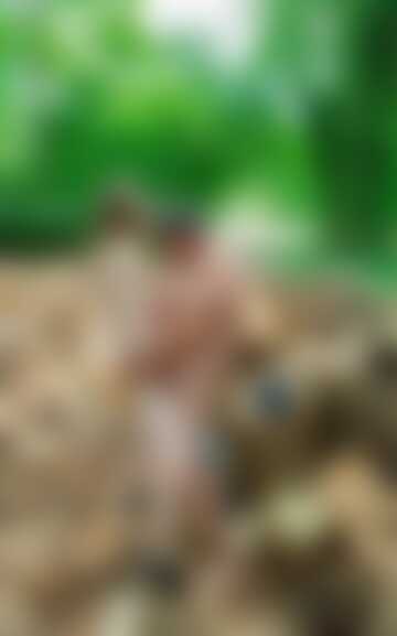 W pewnym wieku młodsze zaczynają podniecać.