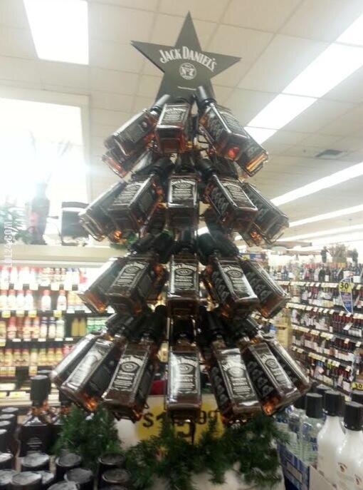https://src.lol24.com/fotki/large/5/5964_rzezby-figurki-choinka-jack-daniels.jpg