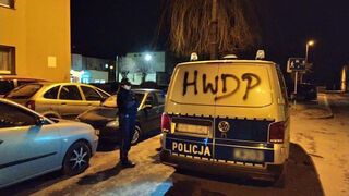 "HWDP" na samochodzie policyjnym