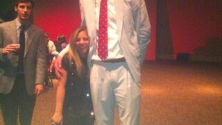 Dlaczego kobiety wolą wysokich mężczyzn? Przypatrz się!