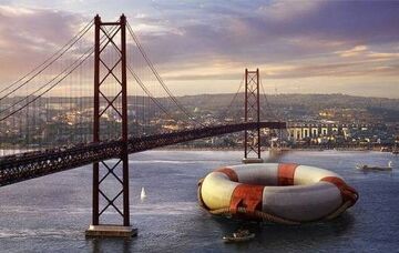 olbrzymi koło ratunkowe