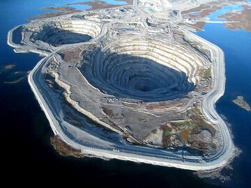 Kopalnia odkrywkowa diamentów Diavik w Kanadzie