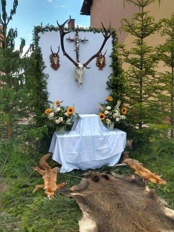 Myśliwski ołtarz procesji Bożego Ciała w Baligrodzie