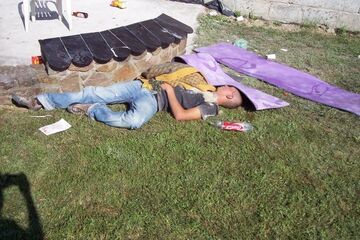 Poranek na trawie za domem