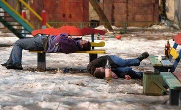 Zimową porą na ławeczce