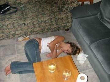 Można na kanapie, ale lepiej na podłodze