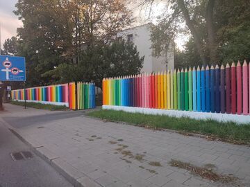 Kredkowe ogrodzenie! Przedszkole ul. Łagiewnicka-Biegańskiego w Łodzi