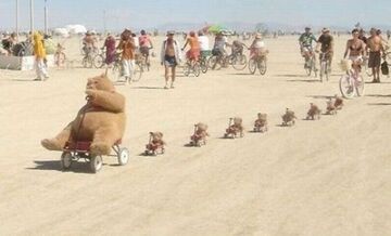 Jadą, jadą misie, hop, siup, tra la la...