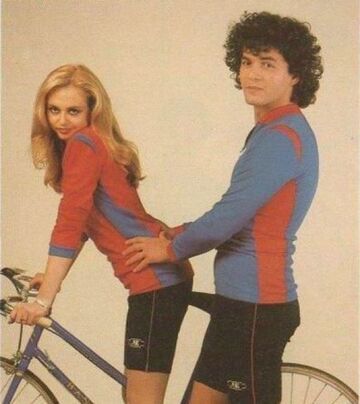 Facet kobieta i rower