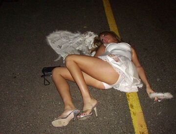 "Nie bolało jak spadłaś z nieba?"