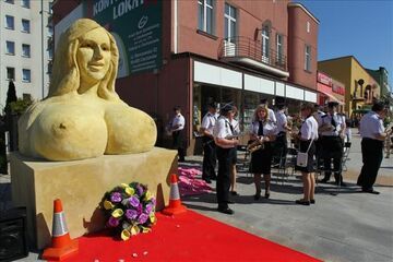 Pomnik Dody (Doroty Rabczewskiej)