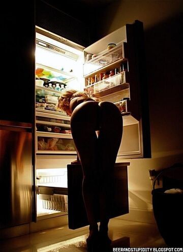 W nocy przy lodówce