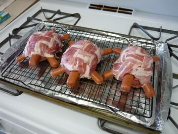 Żółwiki z boczku i parówek