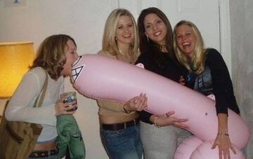 dziewczyny z różowym balonem ;p